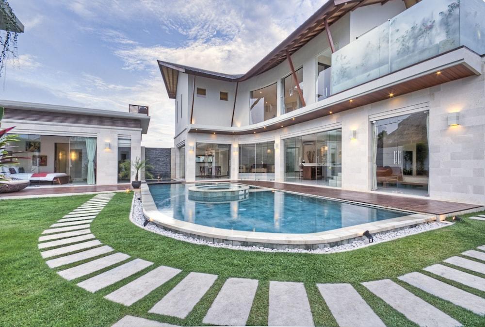 Villa Kirana Seminyak (Bali)